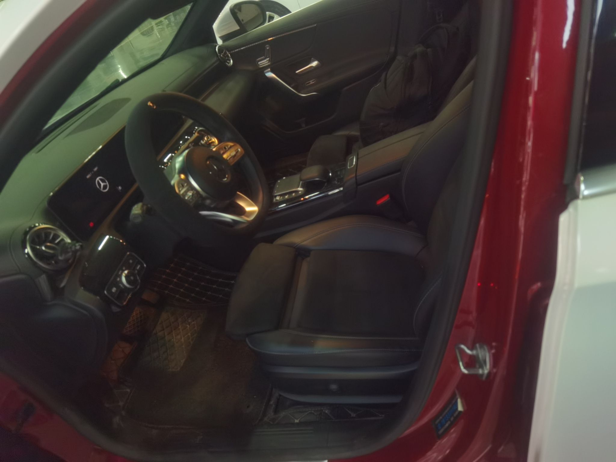 Переднее сиденье в автомобиле