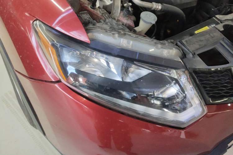 Used Nissan X-Trail 2014 2.0L CVT Comfort Edition 2WD Right Front Headlight