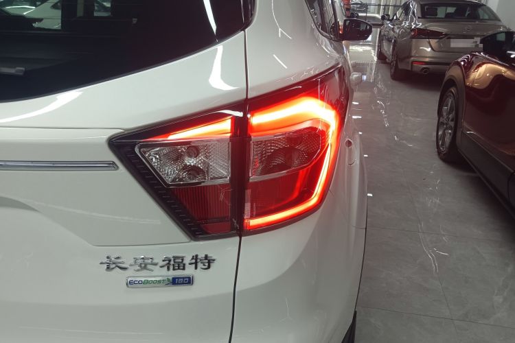 Used Ford Kuga 2019 EcoBoost 180 Two-Wheel-Drive Platinum Edition China VI Standard