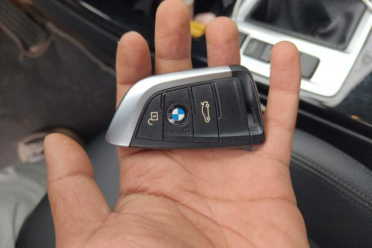 Used BMW 1 Series 2018 118i Sport Edition Vehicle Key