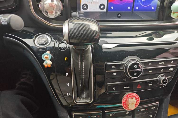 Used GAC Trumpchi M8 2020 390T Deluxe Edition Gear Lever