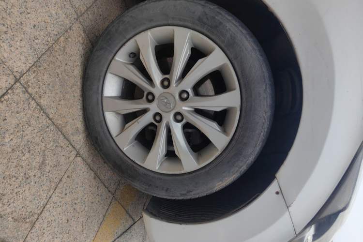 Used Hyundai Elantra (5th Generation / Langdong) 2016 1.6L Automatic Smart Version
