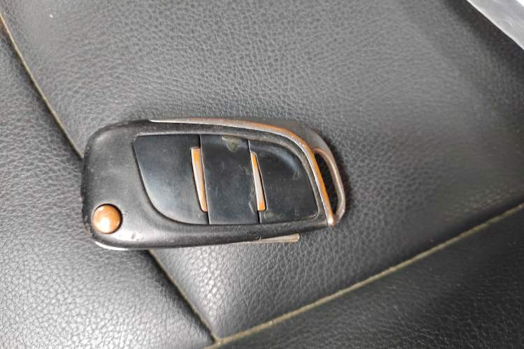 Used Peugeot 301 2014 1.6L Manual Comfort Edition CNG Vehicle Key