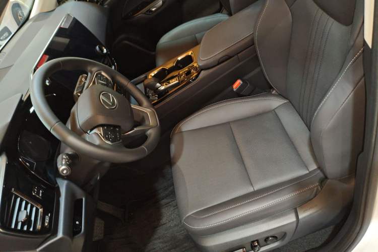 Used Lexus NX 2024 260 Front-Wheel Drive Chuan Yue Edition Left Front Seat