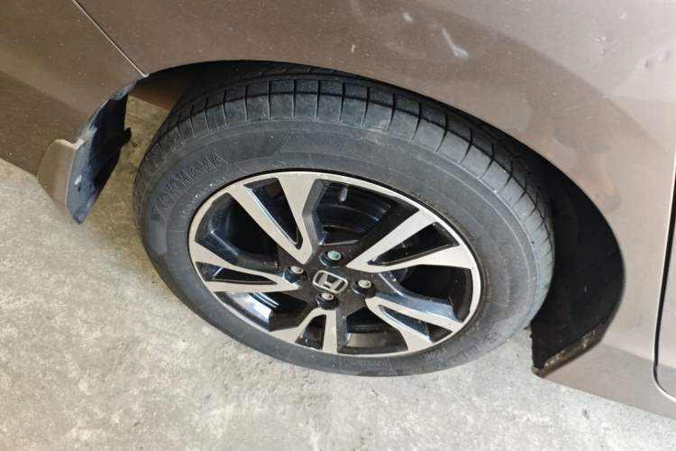 Used Honda Greiz 2016 1.5L CVT Classic Edition