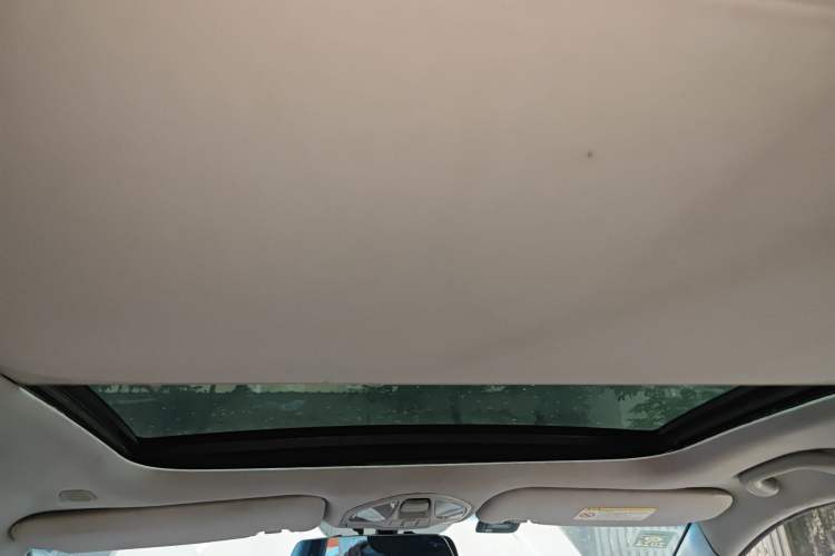 Used Hyundai Santa Fe 2013 2.4L Automatic Two-Wheel Drive Smart Version Headliner