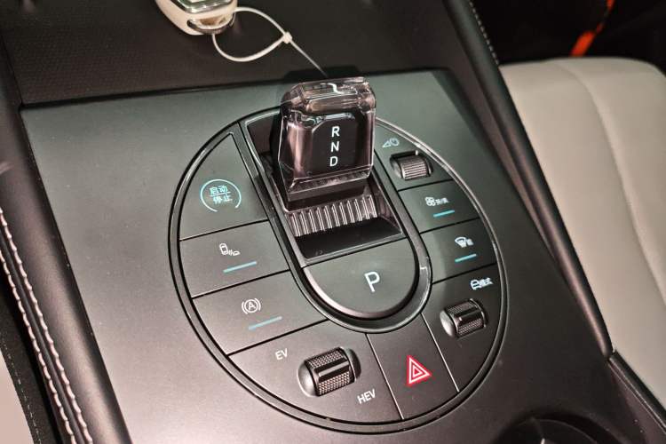 Used BYD Seal 06 New Energy 2024 DM-i 120KM Luxury Model Gear Lever