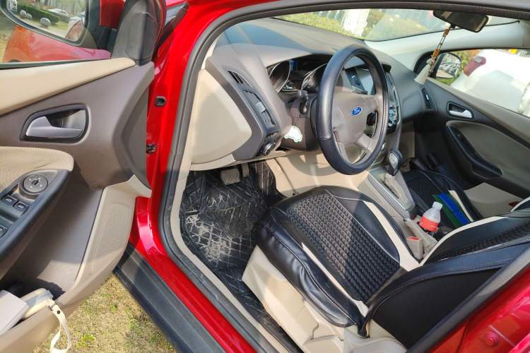 Used Ford Focus 2012 Sedan 1.6L Automatic Comfort Model
