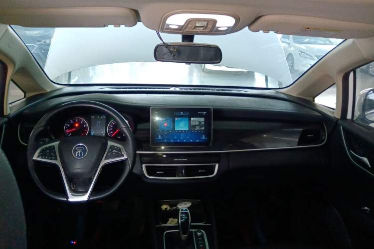 Used BYD Song MAX 2019 1.5T Automatic Smart Connect Ruiyi Sunroof Version 6 Seats China VI Standard Center Console