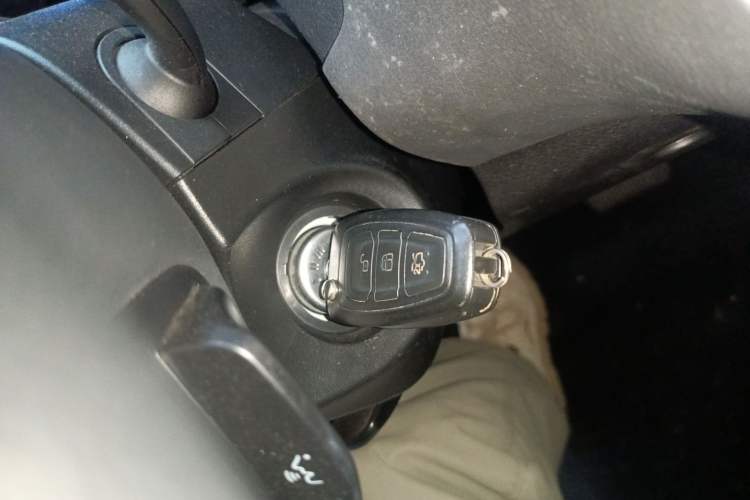 Used Ford Focus 2012 Sedan 1.6L Automatic Fashion Edition