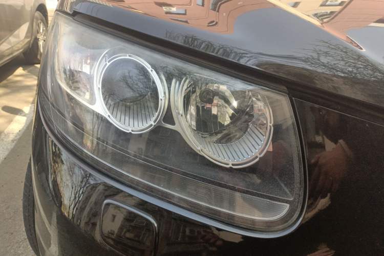 Used Hyundai Santa Fe Classic 2012 2.4 Ultimate Edition 7-Seater Four-Wheel Drive Right Front Headlight