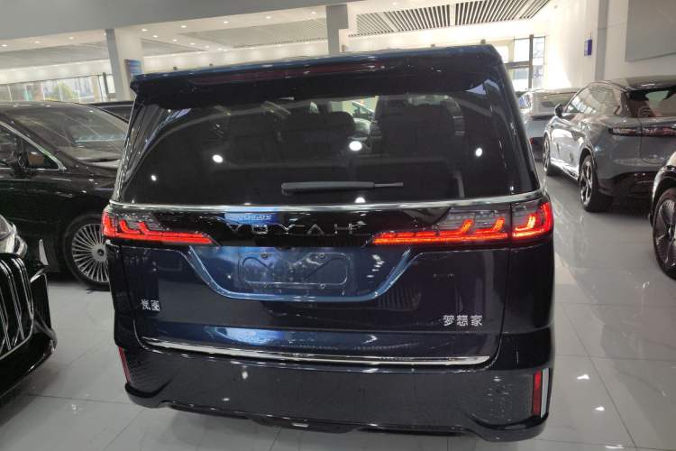 Used VOYAH Dream 2025 PHEV Four-Wheel-Drive Flagship Kunpeng Edition
