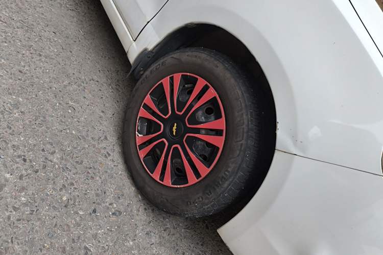 Used Chevrolet Sail 2013 Sedan 1.4L AMT Enjoy Edition Right Front Wheel Hub