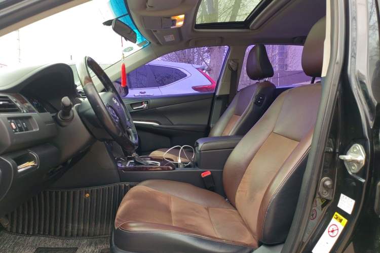 Used Toyota Camry 2016 2.5G 10th Anniversary Deluxe Navigation Edition Left Front Seat