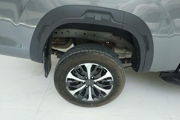 Used SAIC MAXUS Xingji 2023 Starry L 2.0T Diesel Manual 4x4 Elite Edition Long Bed