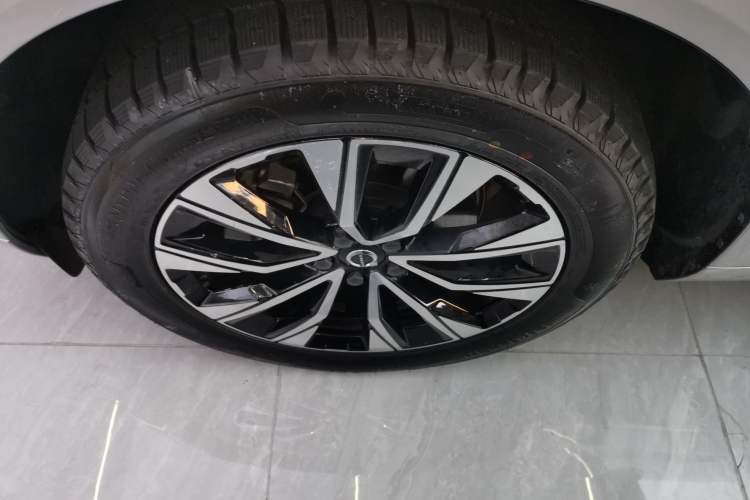 Used Volvo XC60 2025 B5 Four-Wheel Drive Smart & Advanced Luxury Edition
