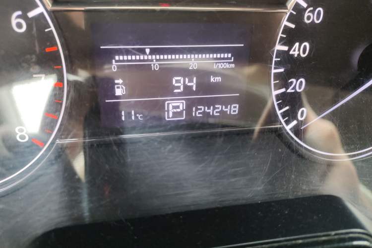 Used Nissan Tiida 2011 1.6L CVT Smart Version Odometer Close Up