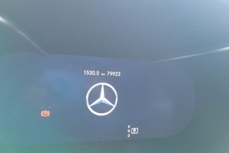 Used Mercedes-Benz GLC 2020 GLC 260 L 4MATIC Dynamic Model Odometer Close Up