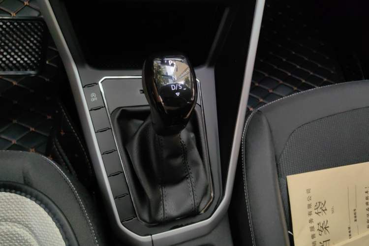 Used Volkswagen Polo 2023 Revised Plus 1.5L Automatic – Enjoy Life Edition Gear Lever