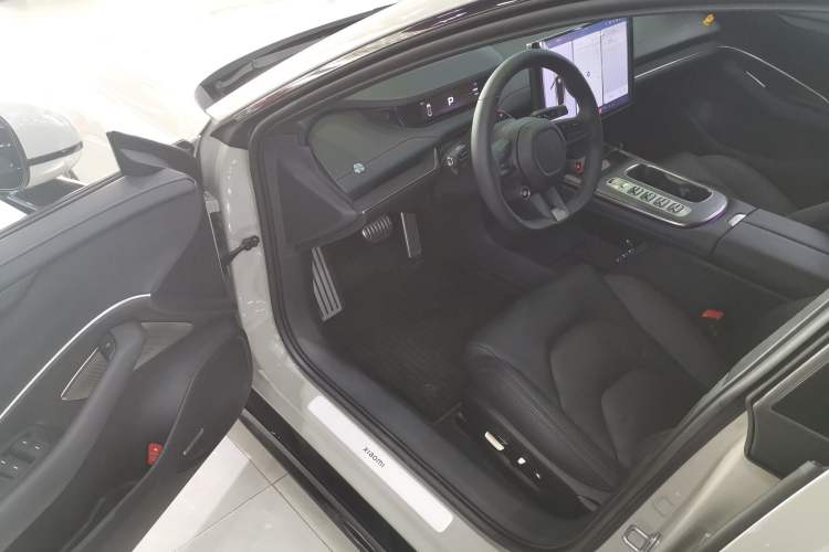 Used Xiaomi Auto SU7 2024 Four-Wheel Drive Ultra-Long Range Advanced Intelligent Driving Max Edition
