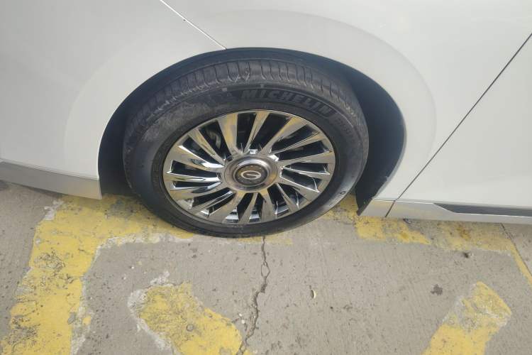 Used GAC Trumpchi M8 2023 Zongshi Series Dual-Motor YuZun Edition Left Front Wheel Hub