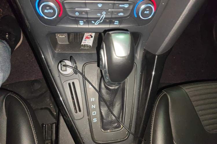 Used Ford Focus 2017 Hatchback 1.6L Automatic Fashion Edition Smart Drive Version
