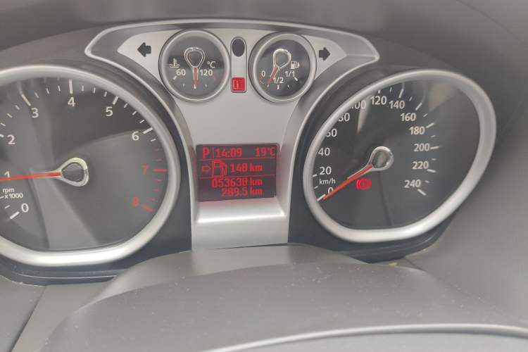 Used Ford Focus 2013 Hatchback Classic 1.8L Automatic Fashion Edition
