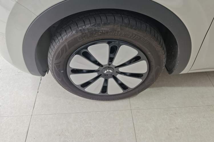 Used Wuling Bingo 2024 333 km Enjoyment Version Left Front Wheel Hub