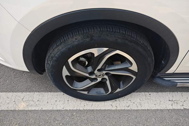Used Dongfeng Aeolus AX5 2017 1.4T Automatic Qushang Model
