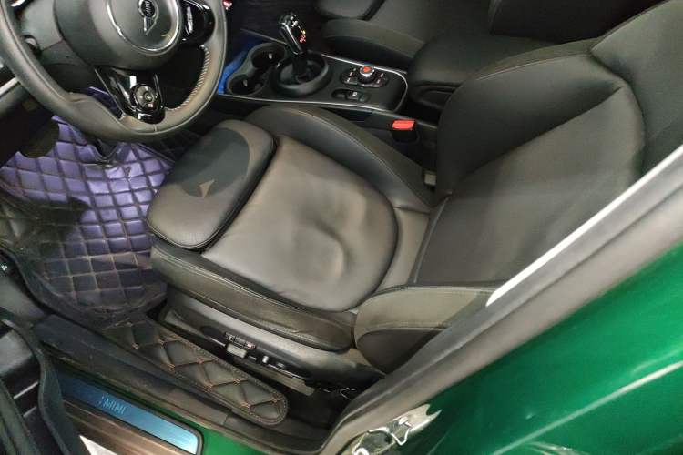 Used MINI Countryman 2019 1.5T COOPER ALL4 Artist Weekend Travel Edition Left Front Seat