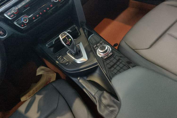 Used BMW 3 Series 2017 320Li M Sport Edition Gear Lever