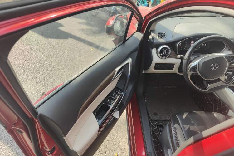 Used BAIC Beijing EU5 2018 R500 Smart Wind Edition