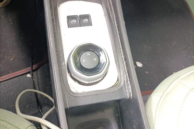 Used Geely Galaxy Panda 2025 210km Panda Rider Gear Lever