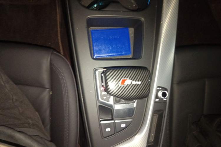 Used Audi A5 2021 Sportback 40 TFSI Fashionable and Dynamic Model Gear Lever