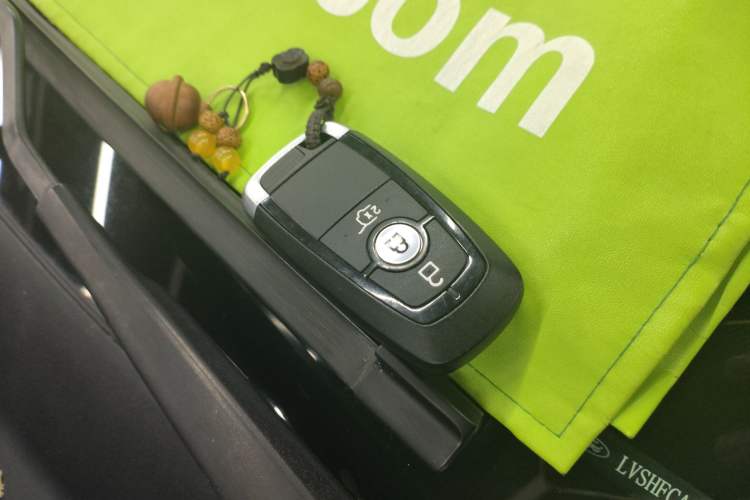 Used Ford Escape 2020 EcoBoost 245 Four-Wheel Drive ST-LINE Deluxe Edition
