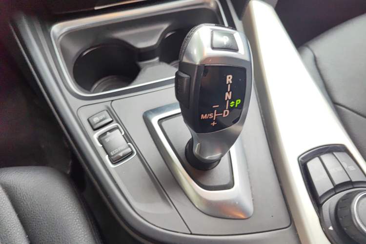 Used BMW 3 Series 2013 316i Active Edition Gear Lever
