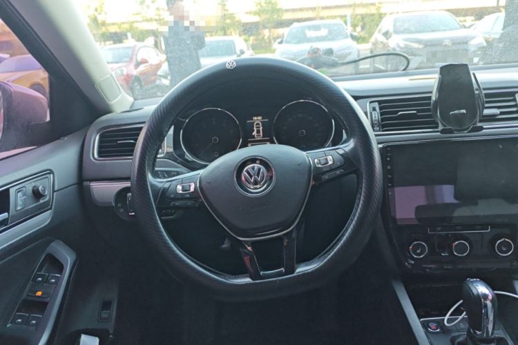 Used Volkswagen Sagitar 2017 180TSI Automatic Luxury Edition
