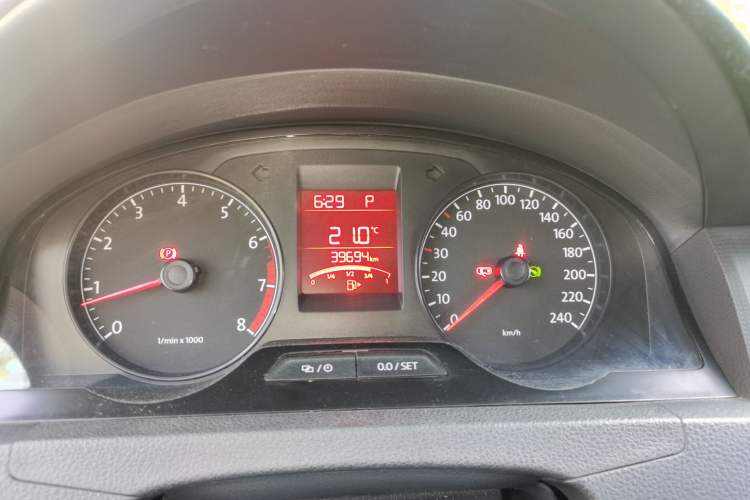 Used Volkswagen Santana 2015 1.6L Automatic Fashion Edition