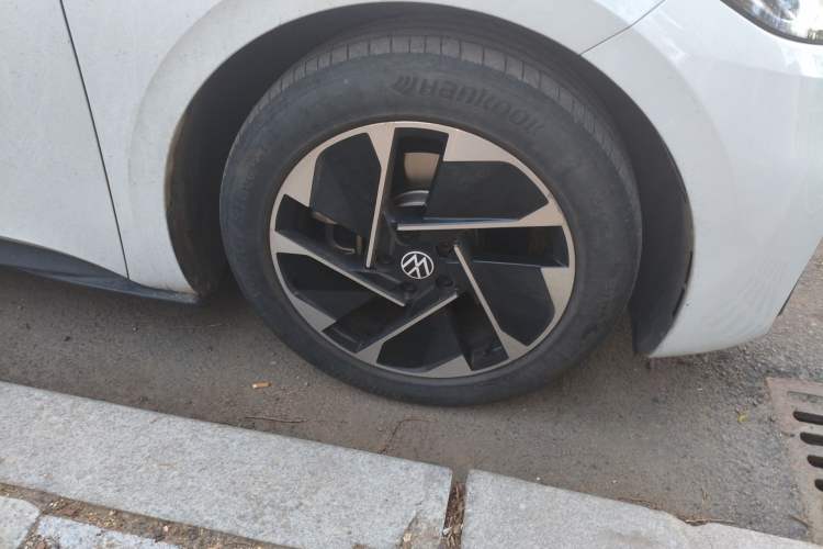 Used Volkswagen ID.3 2023 Upgraded Model Pure Intelligent Enjoyment Version Right Front Wheel Hub