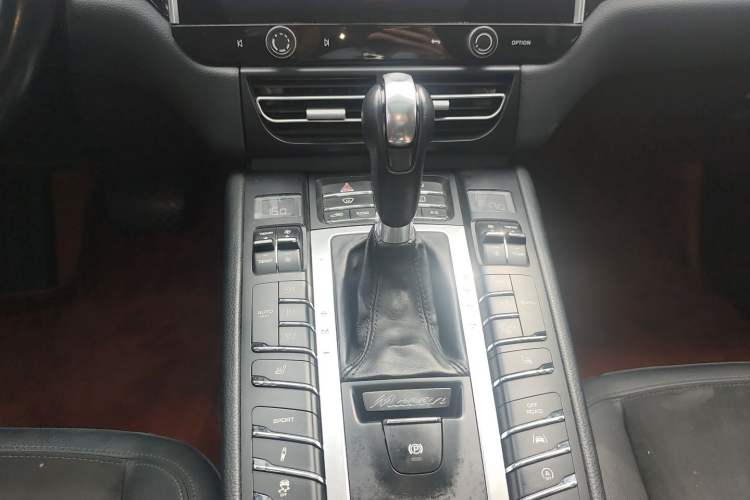 Used Porsche Macan 2017 Macan 2.0T Gear Lever
