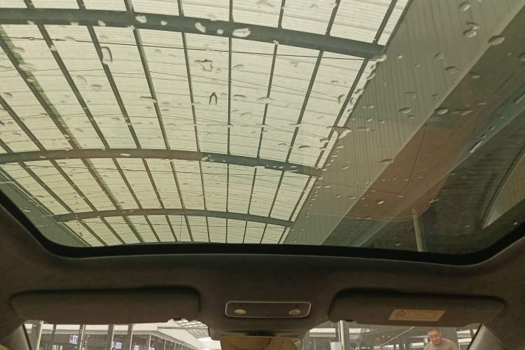 Used Hima Luxeed R7 2024 All-Electric 736 km Ultra Headliner