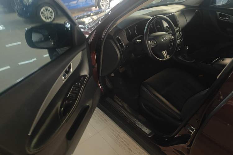 Used Infiniti QX50 2015 2.5L Comfort Edition
