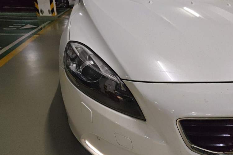 Used Volvo V40 2015 1.6T Zhiya Edition
