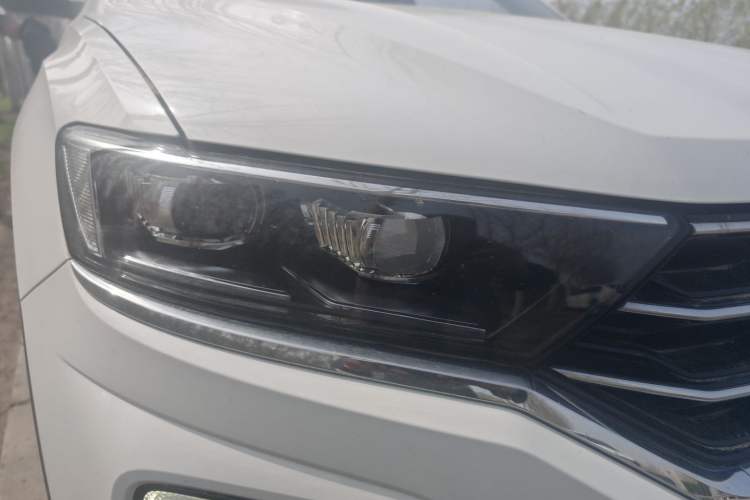 Used Volkswagen T-ROC 2022 280TSI DSG Two-Wheel Drive Comfort PLUS