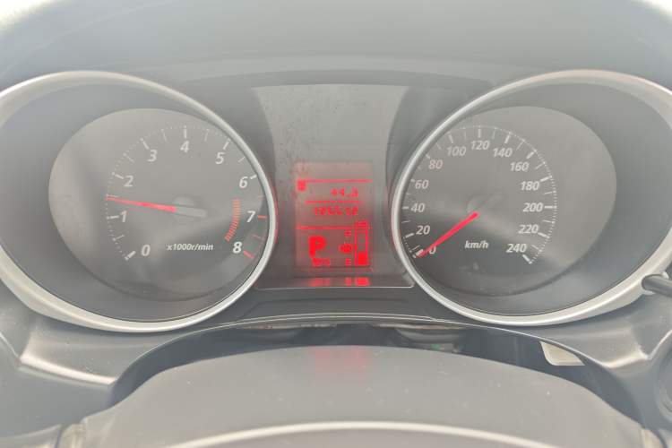 Used Mitsubishi ASX 2013 2.0L CVT Two-Wheel Drive Elite Edition Instrument Cluster