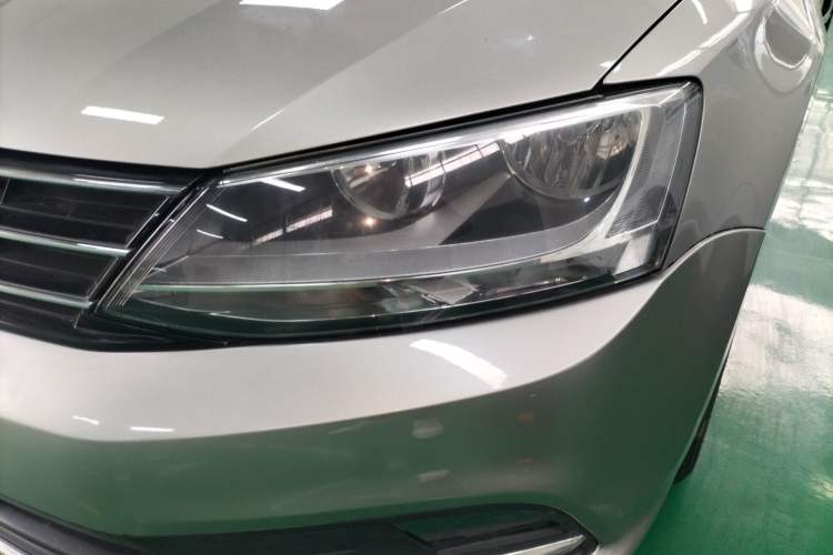 Used Volkswagen Sagitar 2017 180TSI Automatic Luxury Edition
