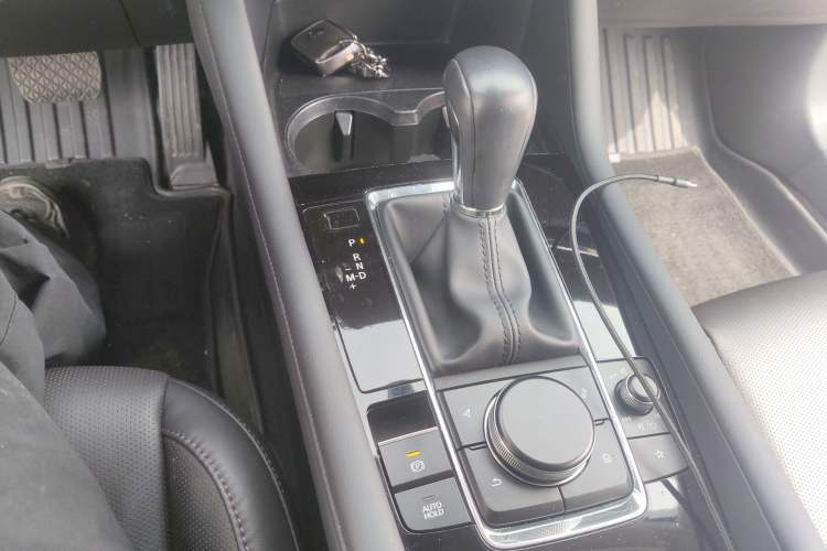 Used Mazda 3 Axela 2022 2.0L Automatic Zhiyao Edition Gear Lever