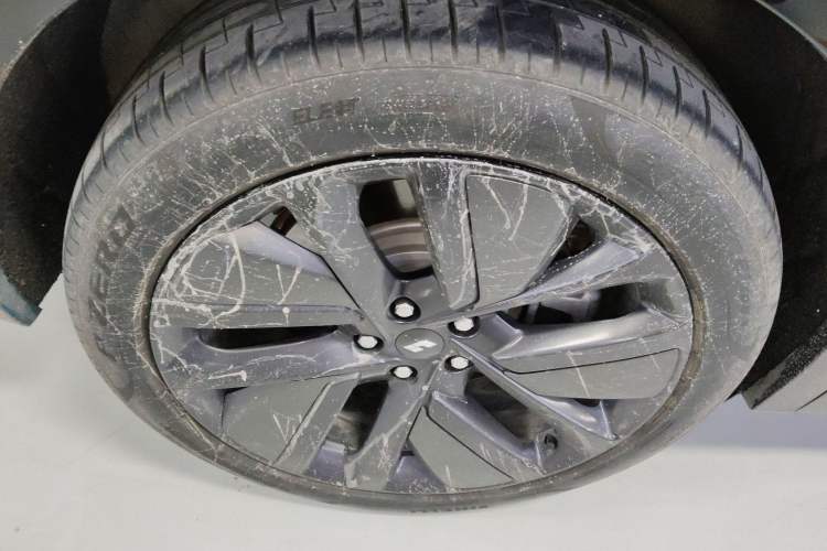 Used Li Auto L9 2023 Pro Model Right Rear Wheel Hub