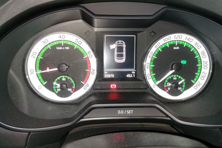 Used Skoda Octavia 2019 TSI280 DSG SmartDrive Luxury Edition China VI Odometer Close Up