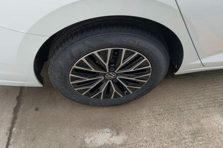 Used Volkswagen Sagitar 2025 Facelift 200TSI DSG Flyover Edition Right Rear Wheel Hub
